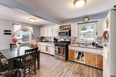 4910 Parkview Drive, McCullom Lake, IL 60050 - Photo 9