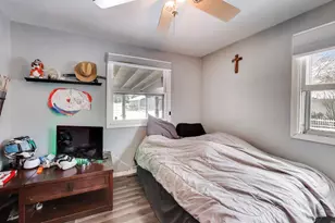 4910 Parkview Dr, McCullom Lake, IL 60050 - Photo 11