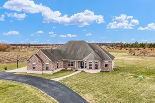 2595 County Road 500 E, Mahomet, IL 61853 - Photo 3