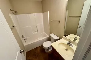 651 Stonegate Dr, Sycamore, IL 60178 - Photo 9