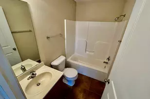 651 Stonegate Dr, Sycamore, IL 60178 - Photo 7