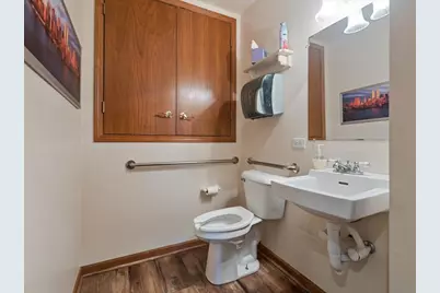 111 W Railroad Avenue NW, Bartlett, IL 60103 - Photo 21