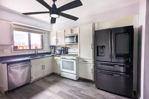 5139 N East River Rd, Chicago, IL 60656 - Photo 9