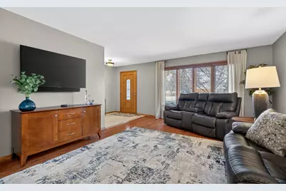 [Address not provided], Downers Grove, IL 60516 - Photo 5