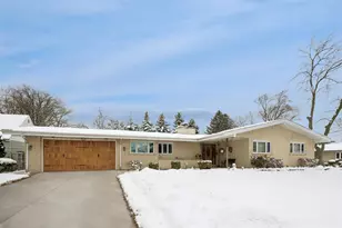 7216 S Octavia Ave, Bridgeview, IL 60455 - Photo 1