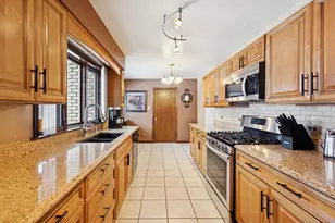 7216 S Octavia Ave, Bridgeview, IL 60455 - Photo 11