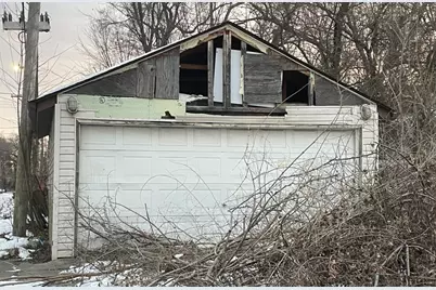 302 E 134th Street, Chicago, IL 60827 - Photo 5