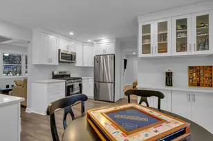 5421 Cleveland Dr, McHenry, IL 60050 - Photo 9