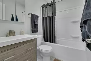 5421 Cleveland Dr, McHenry, IL 60050 - Photo 11