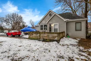 5421 Cleveland Dr, McHenry, IL 60050 - Photo 1