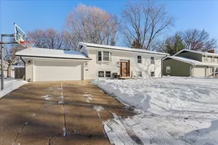 1108 S 12th St, Saint Charles, IL 60174 - Photo 3