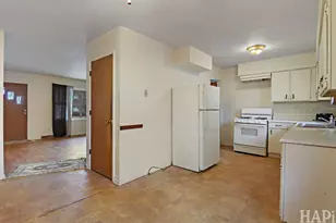 1912 Sheila St, Woodstock, IL 60098 - Photo 7