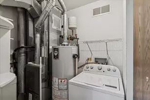 419 N Thornwood Dr, McHenry, IL 60050 - Photo 17