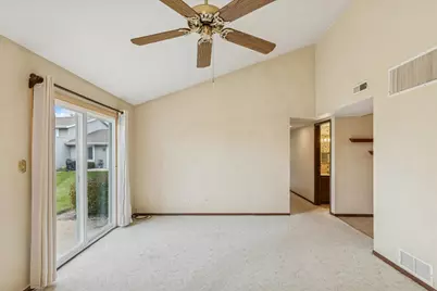 419 N Thornwood Drive #A, McHenry, IL 60050 - Photo 7