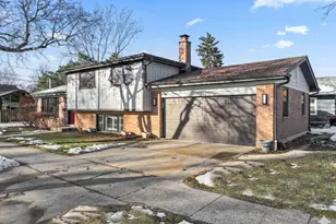 700 Florence Dr, Park Ridge, IL 60068 - Photo 1