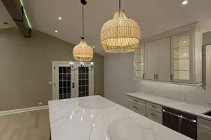 700 Florence Dr, Park Ridge, IL 60068 - Photo 15