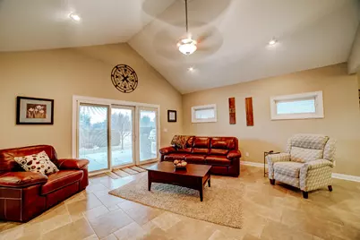 558 E Martin Avenue, Watseka, IL 60970 - Photo 13