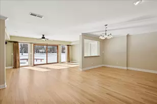 16280 W Woodbine Cir, Vernon Hills, IL 60061 - Photo 5