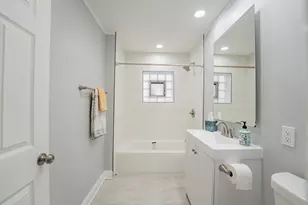 7715 S Oglesby Ave, Chicago, IL 60649 - Photo 9