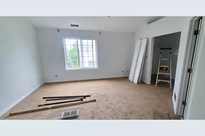 587 S Parkside Drive #587, Round Lake, IL 60073 - Photo 7