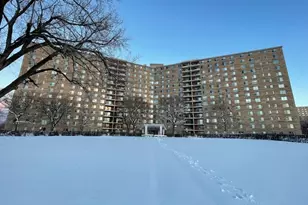 7141 N Kedzie Ave, Chicago, IL 60645 - Photo 1