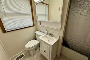 301 S Walnut St, Clifton, IL 61727 - Photo 7