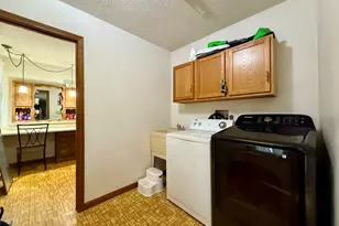 301 S Walnut St, Clifton, IL 61727 - Photo 11