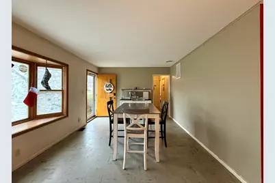 301 S Walnut Street, Clifton, IL 61727 - Photo 11