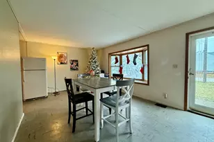 301 S Walnut St, Clifton, IL 61727 - Photo 3