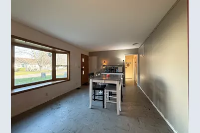 301 S Walnut Street, Clifton, IL 61727 - Photo 3