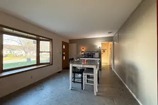 301 S Walnut St, Clifton, IL 61727 - Photo 3