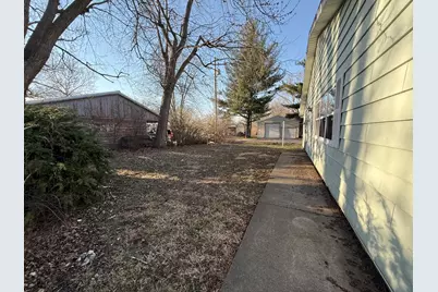301 S Walnut Street, Clifton, IL 61727 - Photo 27