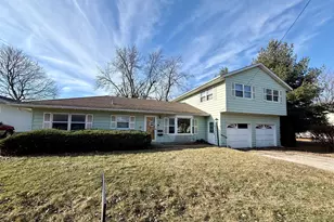 301 S Walnut St, Clifton, IL 61727 - Photo 1