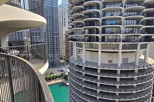 300 N State St, Chicago, IL 60654 - Photo 9