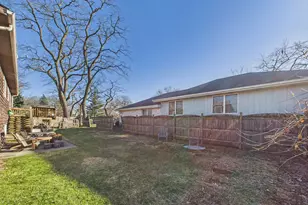 1380 Oak Ridge Ct, Willow Springs, IL 60480 - Photo 7