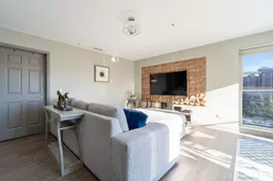 100 N Bokelman St, Roselle, IL 60172 - Photo 15