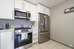 100 N Bokelman St, Roselle, IL 60172 - Photo 9