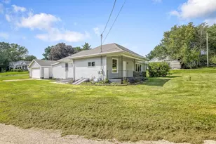 140 E Walnut St, Cedarville, IL 61013 - Photo 33