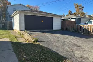 716 Wilcox St, Joliet, IL 60435 - Photo 15