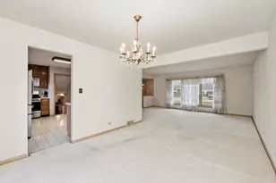 541 E 168th St, South Holland, IL 60473 - Photo 7