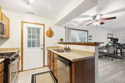 3024 Max Court, Island Lake, IL 60042 - Photo 7