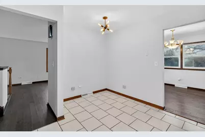 1790 Devonshire Court, Elgin, IL 60123 - Photo 9