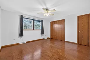 1790 Devonshire Ct, Elgin, IL 60123 - Photo 11