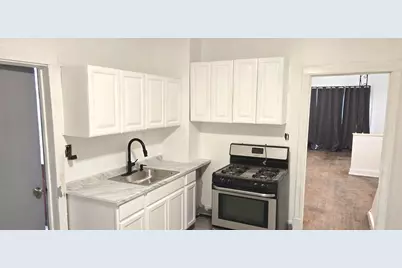 2046 W 69th Place, Chicago, IL 60636 - Photo 9