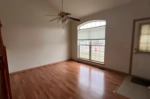 2936 Deerpath Ln, Carpentersville, IL 60110 - Photo 3