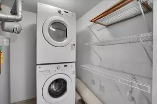 8515 Woodward Ave, Woodridge, IL 60517 - Photo 23