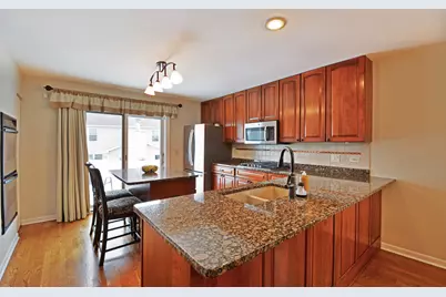 4675 Olmstead Drive, Hoffman Estates, IL 60192 - Photo 11