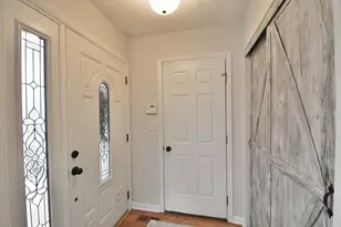 4675 Olmstead Dr, Hoffman Estates, IL 60192 - Photo 3