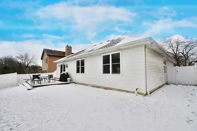 4675 Olmstead Drive, Hoffman Estates, IL 60192 - Photo 33