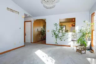 67 Oak Park Rd, Bloomington, IL 61701 - Photo 5